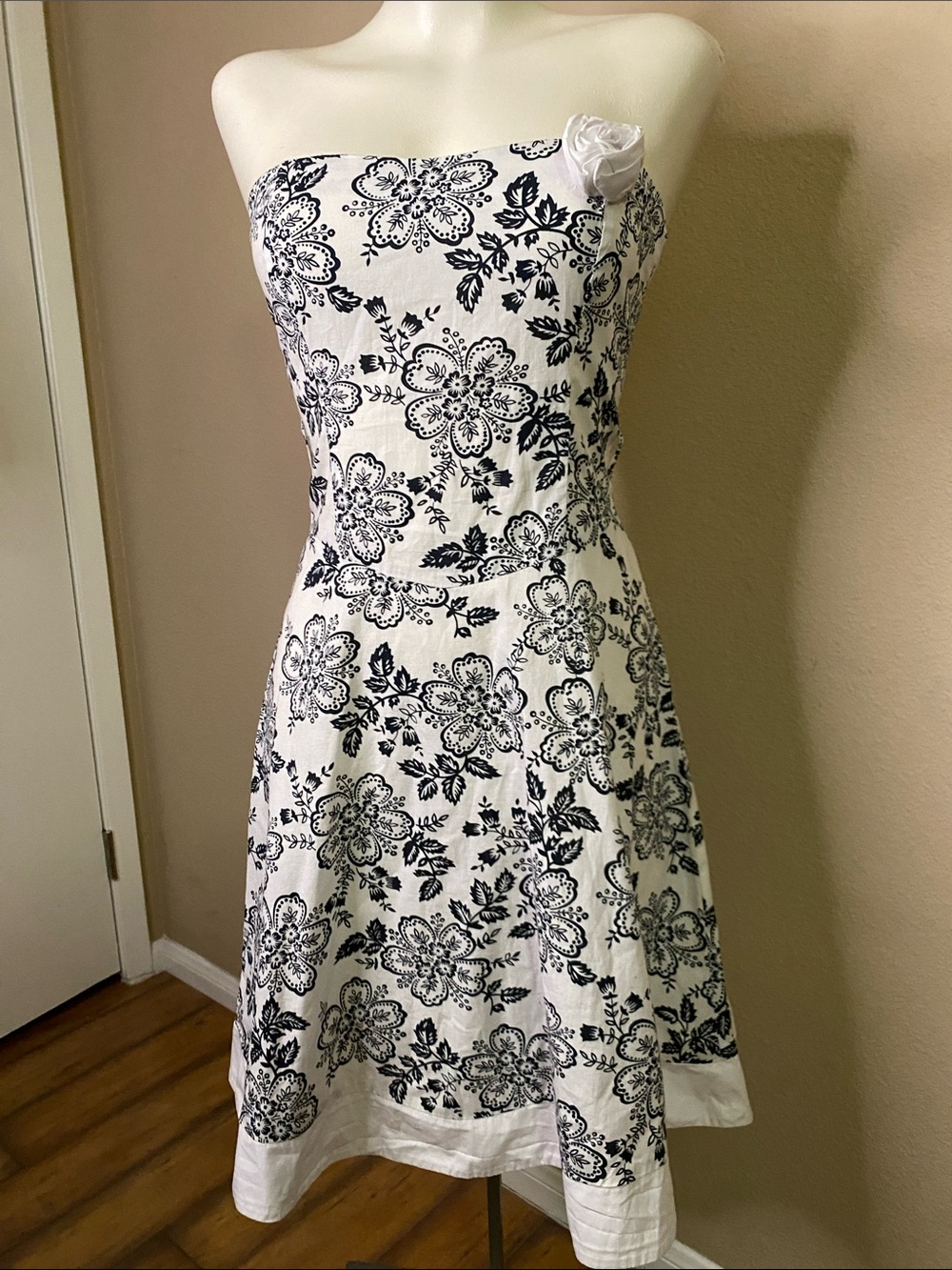 Zara Strapless White and Black Floral A-Line rockabilly retro Dress S